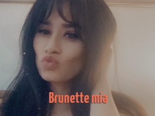 Brunette_mia