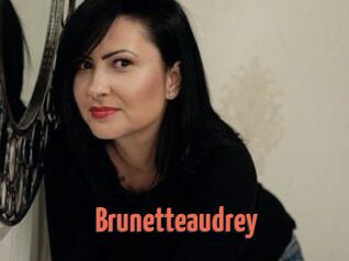 Brunetteaudrey
