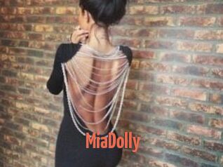 Mia_Dolly