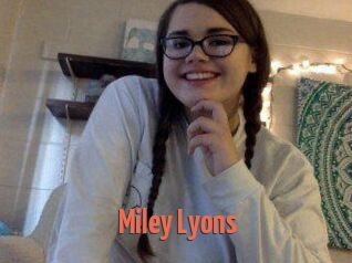 Miley_Lyons