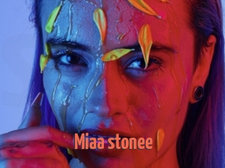 Miaa_stonee