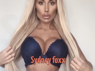 Sydney_foxx