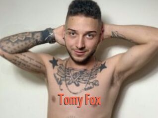 Tomy_Fox